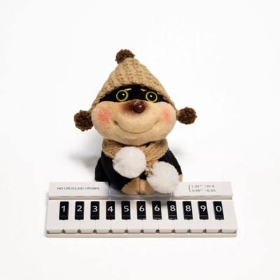High-End Creative Car Moving – Nömrəli dayanma kartı - light-brown-hat-scarf-bee-dog-piano-parking-sign