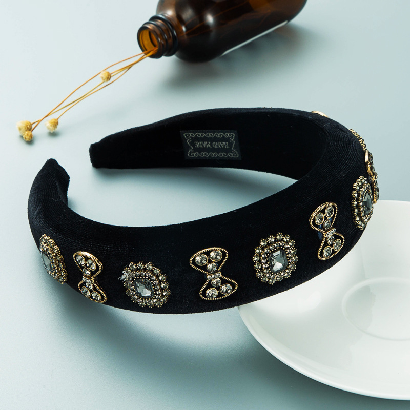 Baroque Retro Rhinestone Headband Female Flannel Thickened Thin Sponge Wide Brim Headband display picture 4