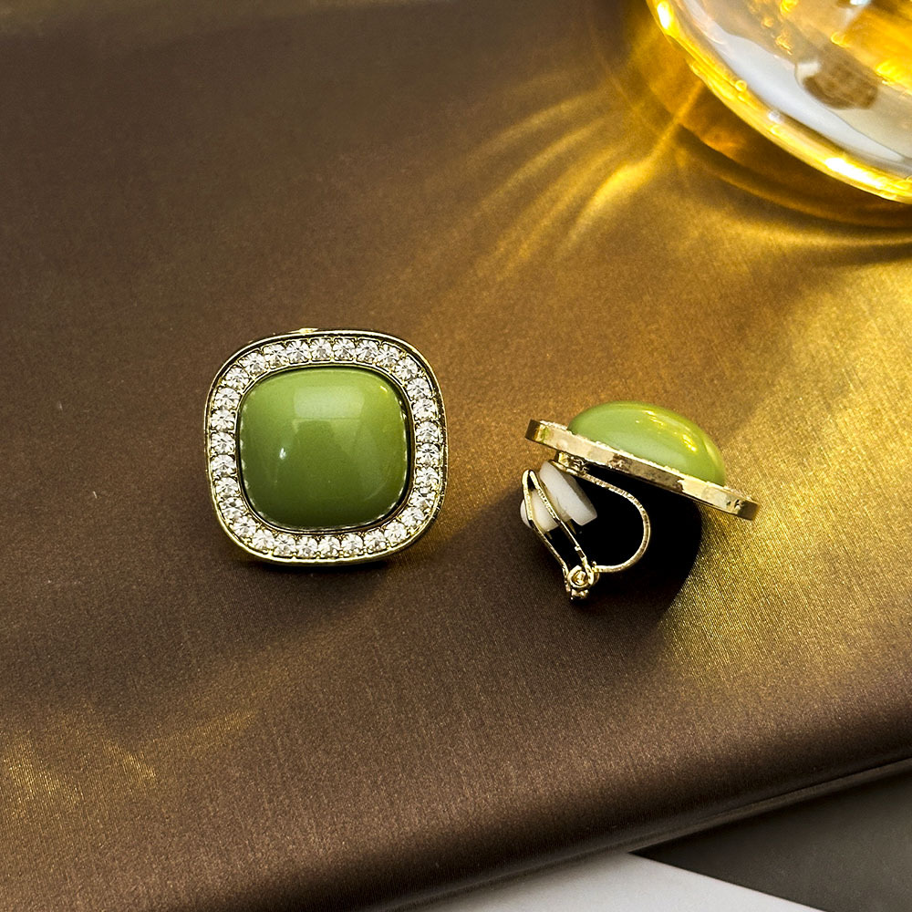 Pinzas para las orejas cuadradas geométricas con incrustaciones de diamantes coreanos, pendientes de temperamento de lujo ligero y de alta gama, pendientes de todo fósforo, pequeños y simples