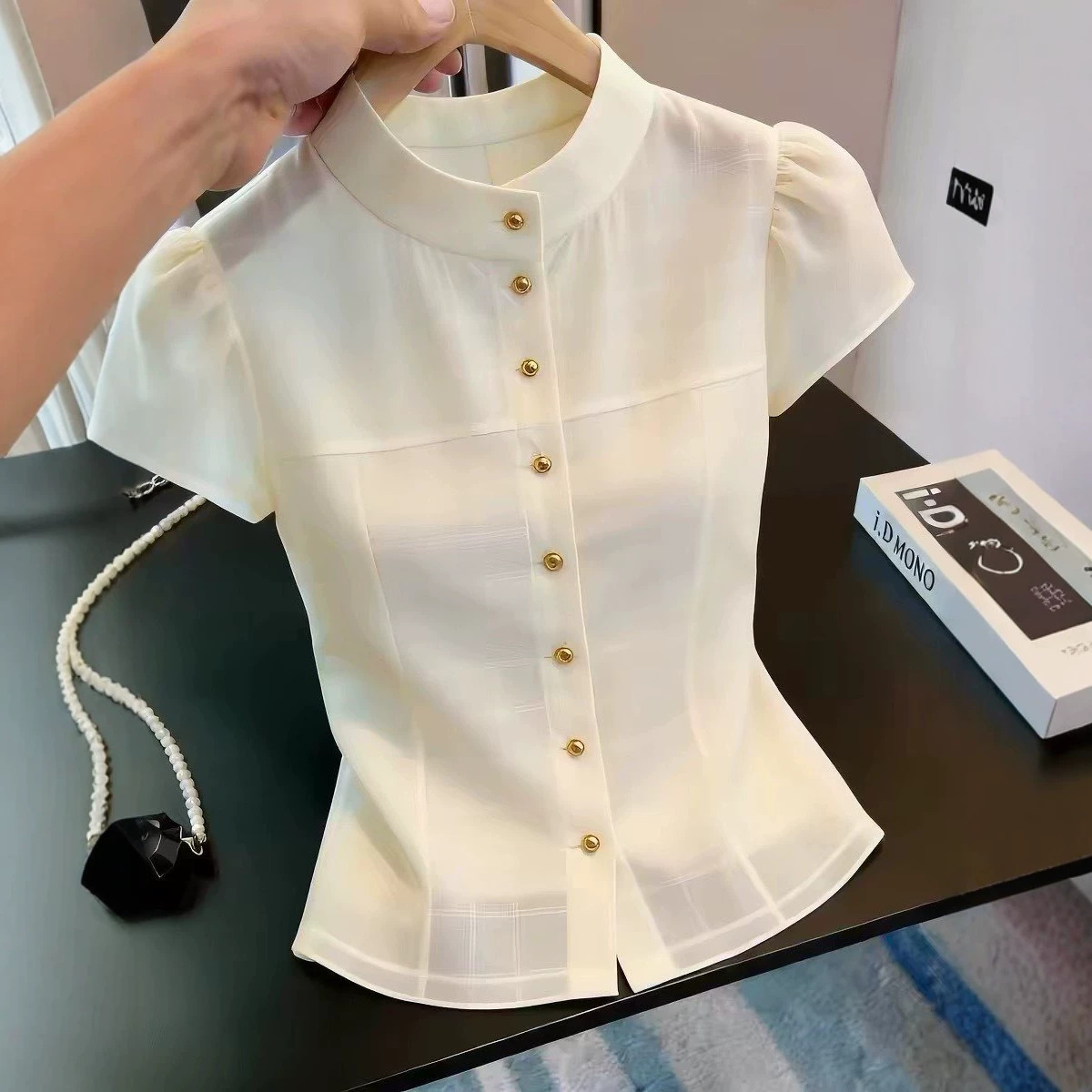 màu trắng ngà