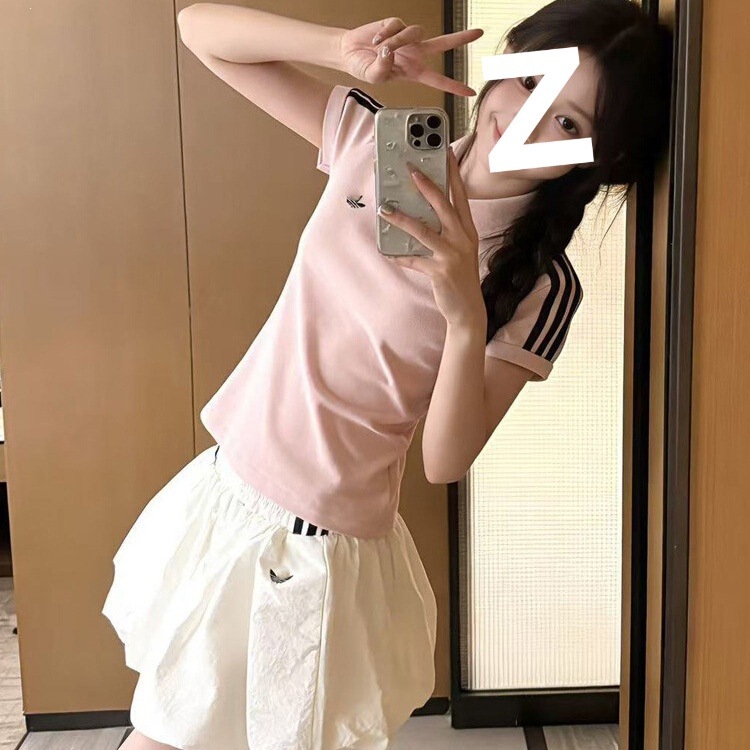 Summer Clover Embroidery Short T-Shirt for Women, Fashionable Polo Shirt, Short-Sleeved Casual T-Shirt, Slim-Fit Top with Turn-Down Collar Summer Clover Embroidery Short T-Shirt for Women, Fashionable Polo Shirt, Short-Sleeved Casual T-Shirt, Slim-Fit Top with Turn-Down Collar