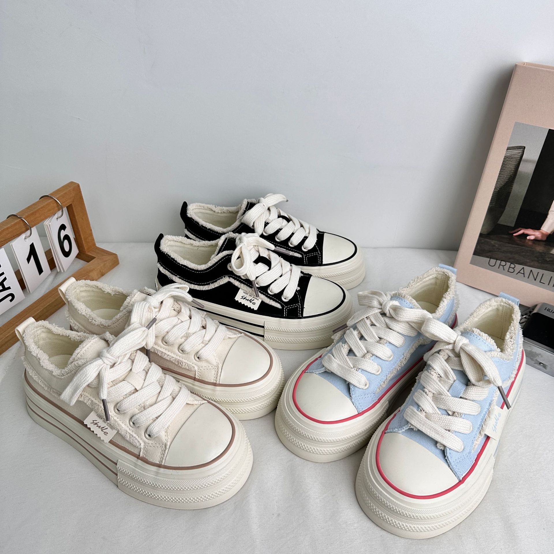 Yuanbo 2025 primavera y verano nuevos zapatos de lona de suela gruesa para estudiantes, zapatos casuales de todo fósforo, borlas, zapatos de mujer de tendencia