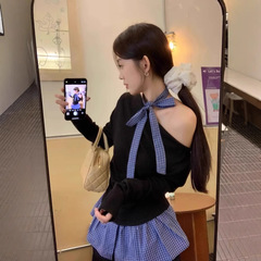 ホットガール気質ニッチフェイクツーピースオフショルダーチェック柄スプライシング長袖Tシャツ春秋シックな痩身トップ