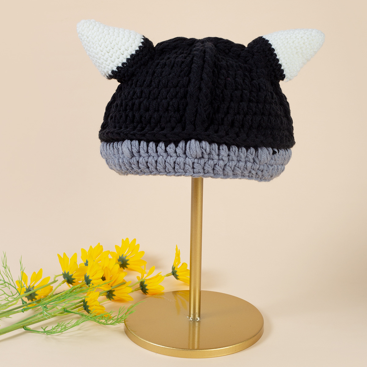 Nischen-handgewebte Hüte sind lustig und witzig, lila, kindliche Dekoration mit Wollmützen, Häkelmützen_voghion.com