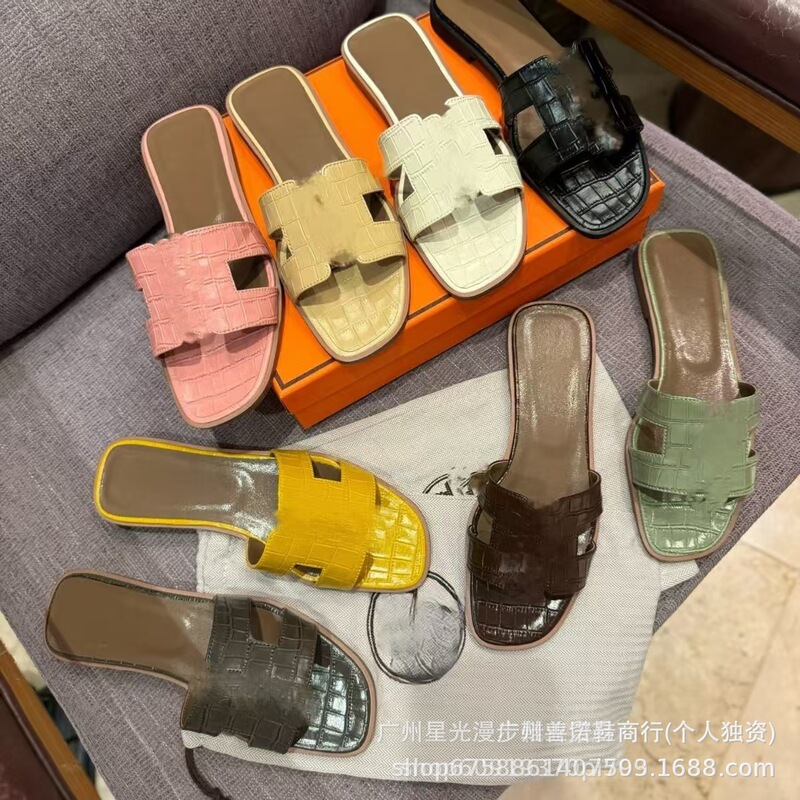 2025 New Summer Flats Slippers, Casual and Comfortable H Sandals for Women, Genuine Leather Light Luxury Outer Slippers, Factory Direct Sales