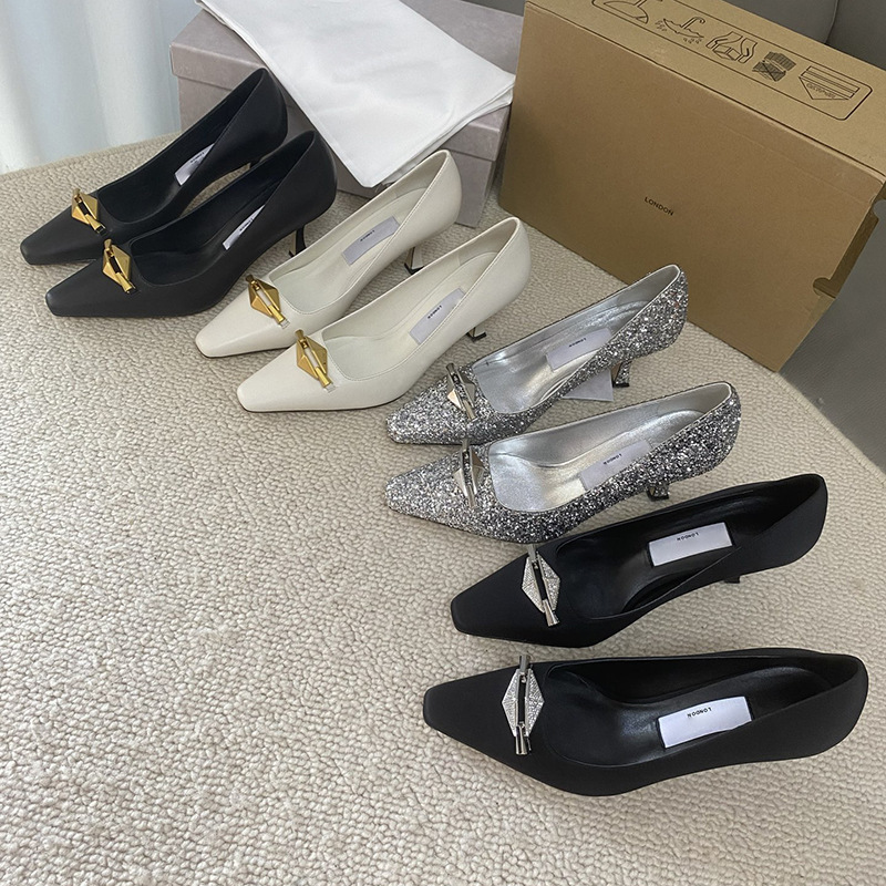 High-end 2025 Autumn New Fashionable Metal Buckle Sequin Mid-heel Single-layer Shoes Leather Square-toe Shallow Mouth All-match Women's Shoes High-end 2025 Autumn New Fashionable Metal Buckle Sequin Mid-heel Single-layer Shoes Leather Square-toe Shallow Mouth All-match Women's Shoes