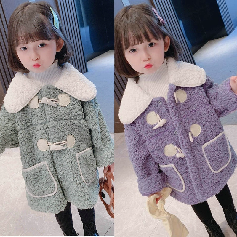 6020 Пальто для девочек из овечьего флиса с кукурузной пряжкой Композитный флисовый утолщенный Топ 23 зимы Новая детская одежда для внешней торговли