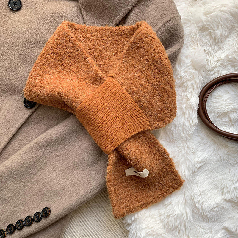 Otoño y invierno bufandas mujeres de color sólido estilo coreano universal moda caliente protector de cuello bufandas cruzadas de lana de punto bufandas al por mayor