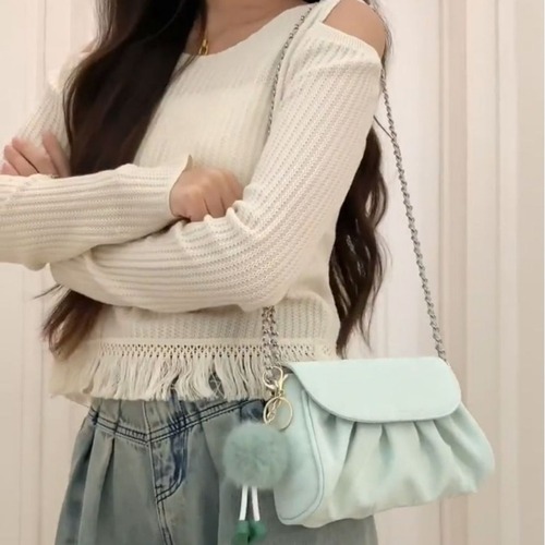 A small and fresh cloud-like texture small bag, featuring an academic style with pleated details, an underarm bag, and a niche single-shoulder crossbody bag for women.
