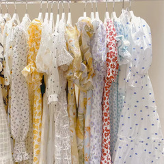 2025夏の新型婦人服の高級感があります。