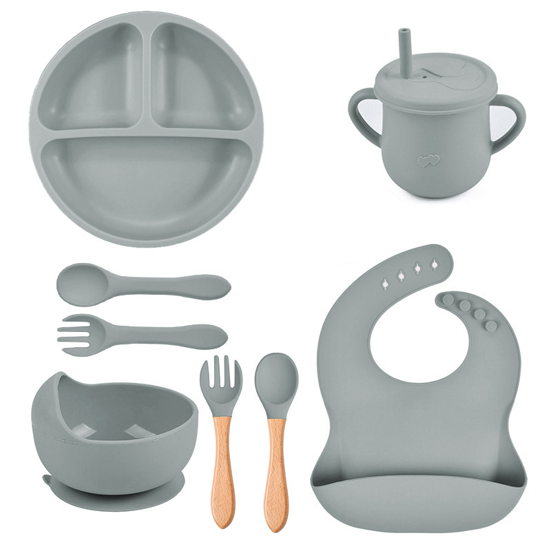 Conjunto de cubiertos de silicona de 8 piezas pequeños platos de succión copas de paja de silicona cuenco delantal cuchara horquilla plato de bebé al por mayor