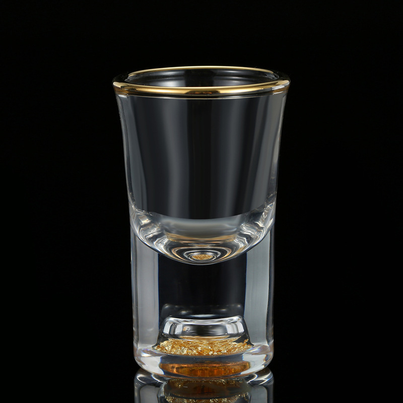 Fabricantes de copas de licor de lámina de oro tazas de cristal de alta calidad tazas de licor de vidrio escalas divisor de licor un sorbo de tazas de licor set