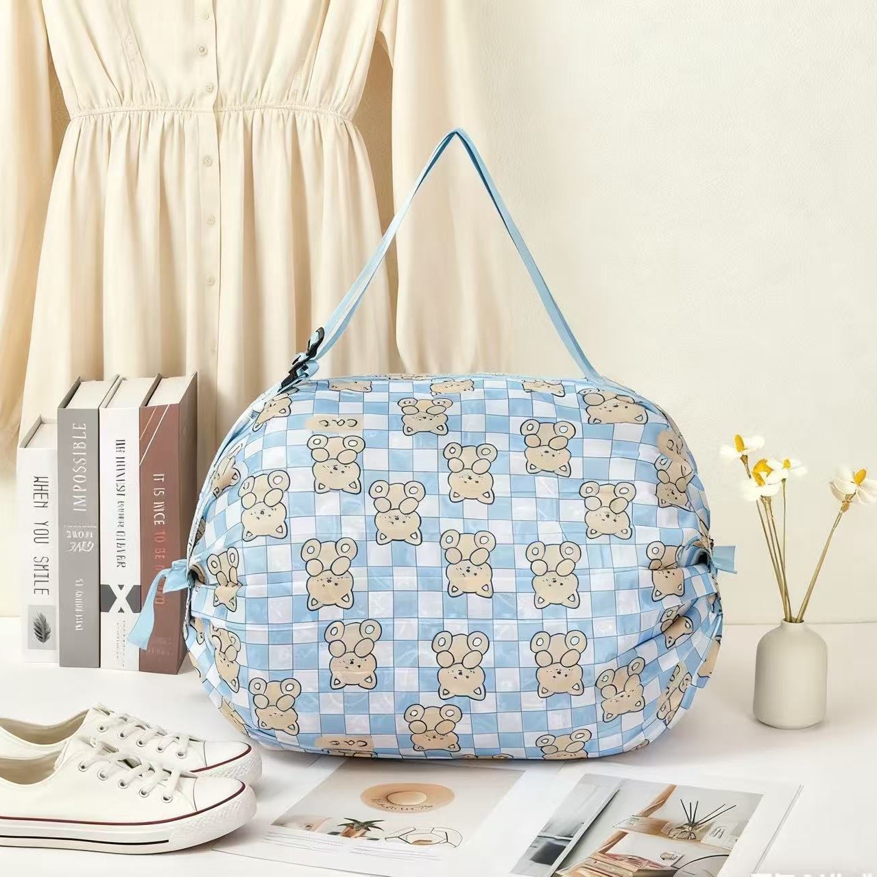 파란색 배경에 베이지색 곰돌이 접이식 아코디언 백 50*35CM