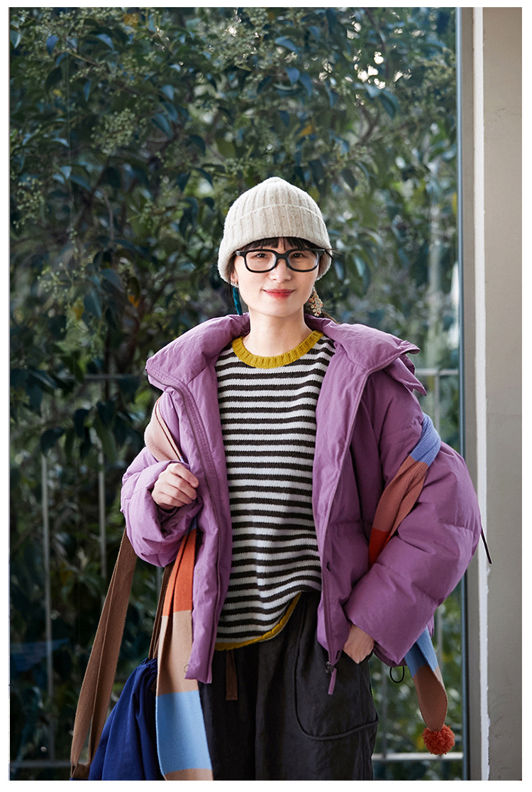 ラベンダーパープルの素朴で暖かいスタンドカラーダウンジャケット