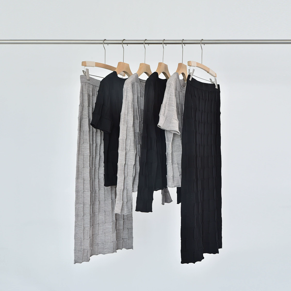 Вязаный комплект Pinrong 2026: новая весенняя модель из пряжи Yangzi, 48-ниточная чистая шерсть, квадратная клетка, однотонный, свободный крой, повседневный стиль.