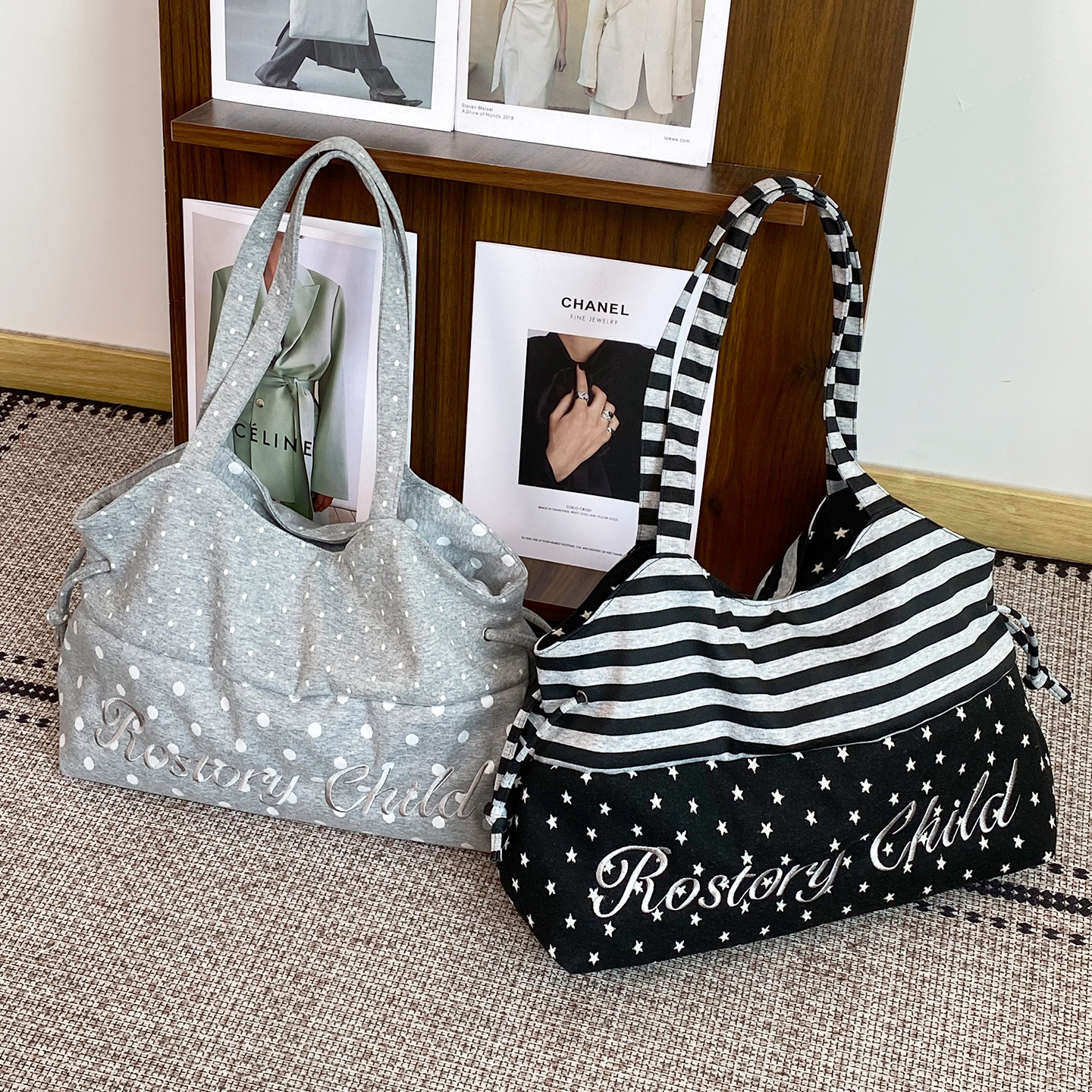New autumn/winter collection: patchwork drawstring tote bag with 3D embroidered lettering, featuring a Korean-style retro aesthetic and a polka-dot drawstring closure