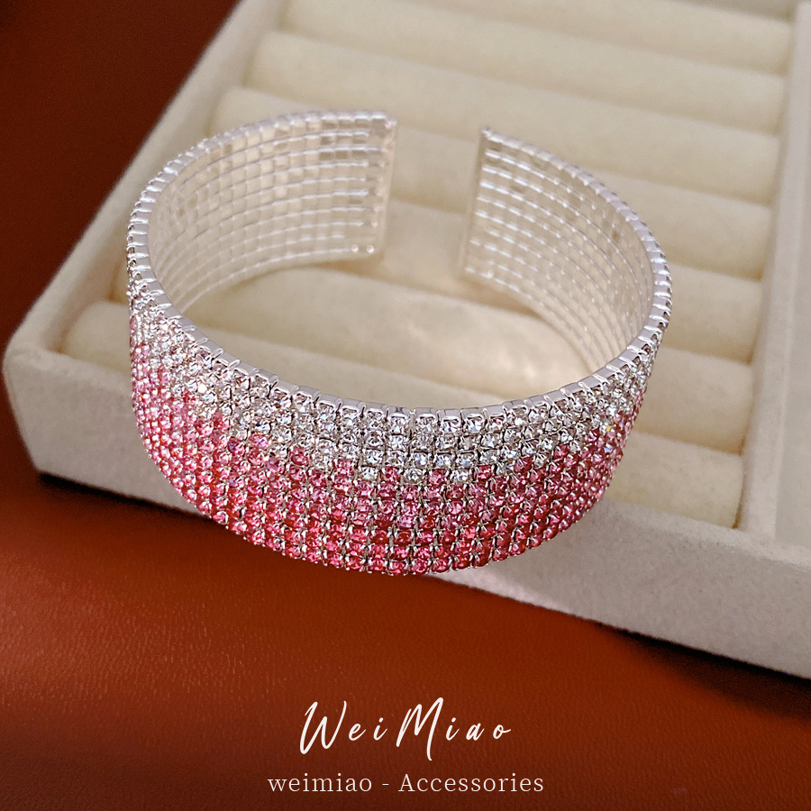 Multicapa de diamantes redondos gradiente elástico brazalete de apertura de estilo europeo y americano pulsera de moda de lujo ligera nicho joyas de mujer