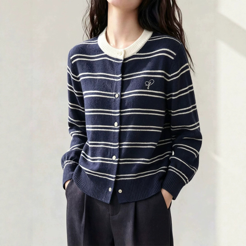 Retro striped knit cardigan for women, 2026 autumn new collection, color-blocked, fashionable, stylish, versatile, and slimming long-sleeve top Retro striped knit cardigan for women, 2026 autumn new collection, color-blocked, fashionable, stylish, versatile, and slimming long-sleeve top