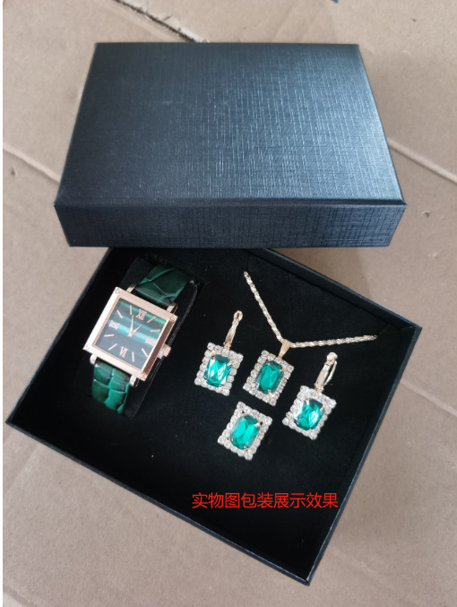 Nuevo cuadrado romano damas reloj pulsera de joyas conjunto transfronterizo explosiones reloj de mujer cuarzo salida de fábrica