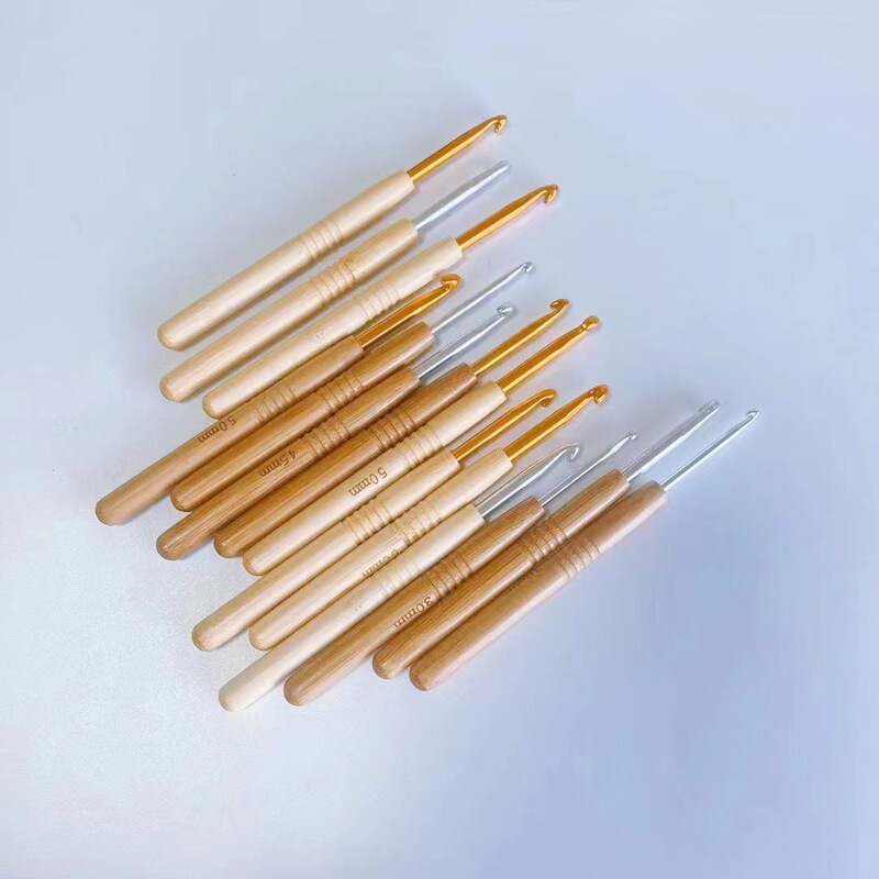 Aluminum oxide crochet bamboo wooden handle crochet DIY hand knitting tool sweater needle dirty braid round head bamboo crochet