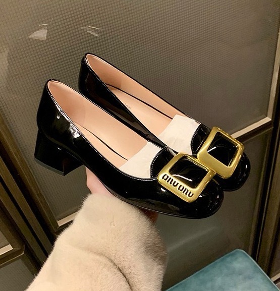 Black (heel height 4cm) ready stock