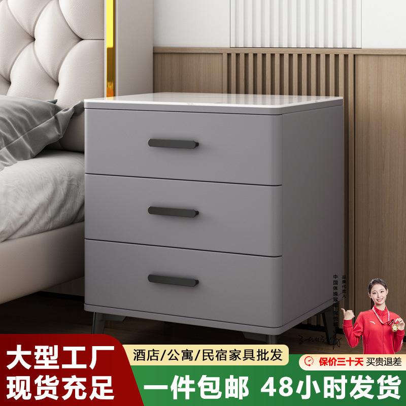 Mesita de noche con tres cajones de madera maciza, tablero de roca, estilo moderno y sencillo, gabinete elevado de tres niveles, gabinete de almacenamiento para dormitorio principal, acabado lacado.