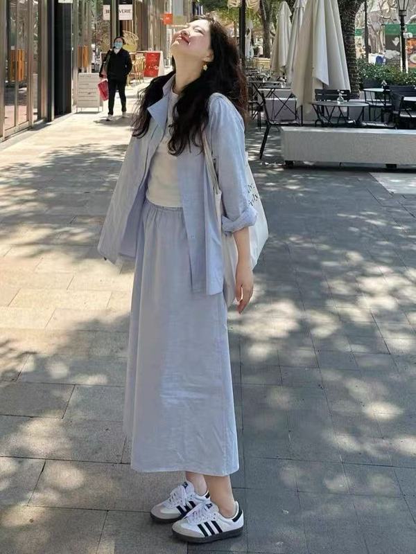 香港スタイルのシックなカジュアルスポーツスーツ女性の夏のシンプルで多用途のストライプ日焼け止めシャツルーズロングスカート 2 点セット|undefined