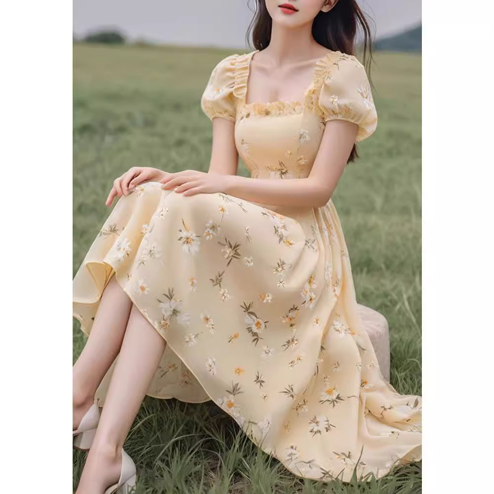 Váy liền hoa vàng tay bồng chít eo phong cách Pháp — Màu vàng