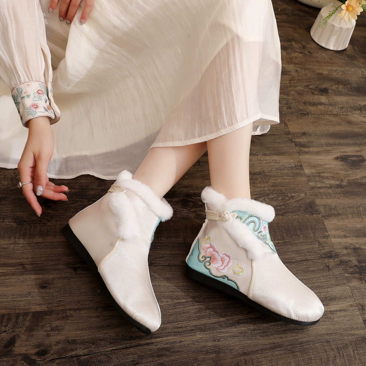 2022 Новый китайский стиль, Тканевая обувь с вышивкой, Осенняя обувь ханьфу, старинный костюм, женские одиночные сапоги на плоской подошве, короткая обувь, женская обувь