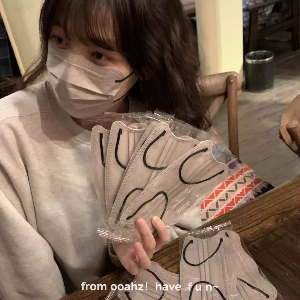 Та же V-образная маска Morandi для женщин с красивым лицом, в стиле преппи, для маленького лица, отбеливающий крем белого цвета.