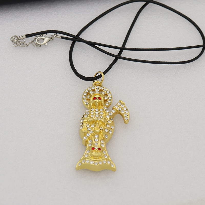 Fuentes transfronterizas de metal accesorios de joyería de diamantes completos llavero colgante collar colgante joyería de calavera de hoz creativa