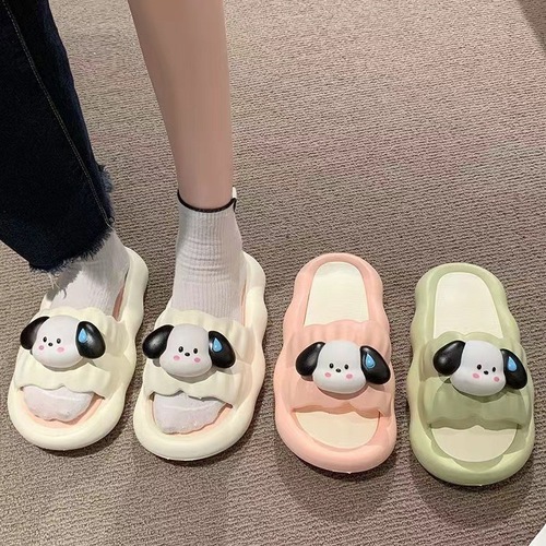 Cute cartoon slippers for women to wear outside summer indoor home non-slip household thick-soled slippers for women to step on shit