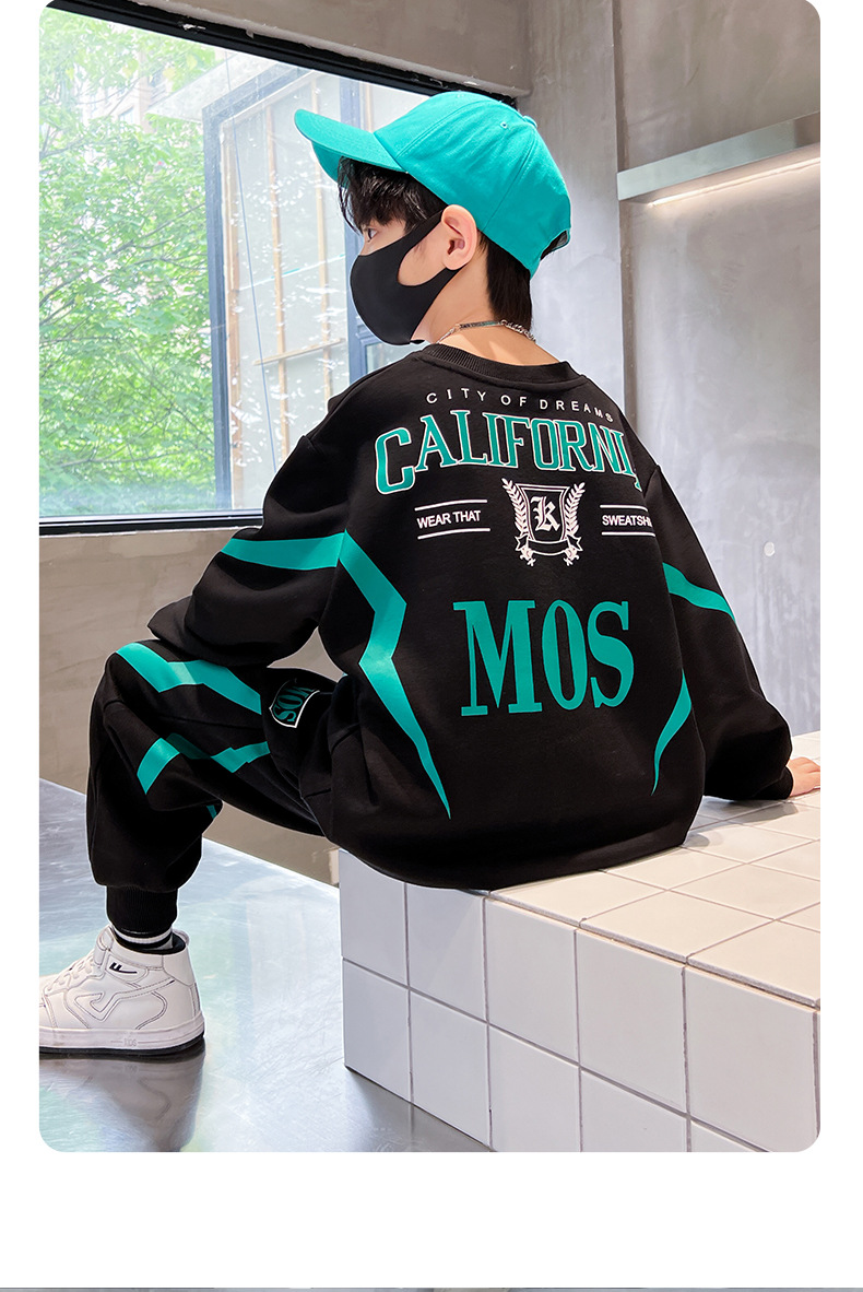 The 2022 new autumn collection for Boys from Zhongda Tong is a stylish two-piece set with lightning prints for the spring and autumn season pic 7