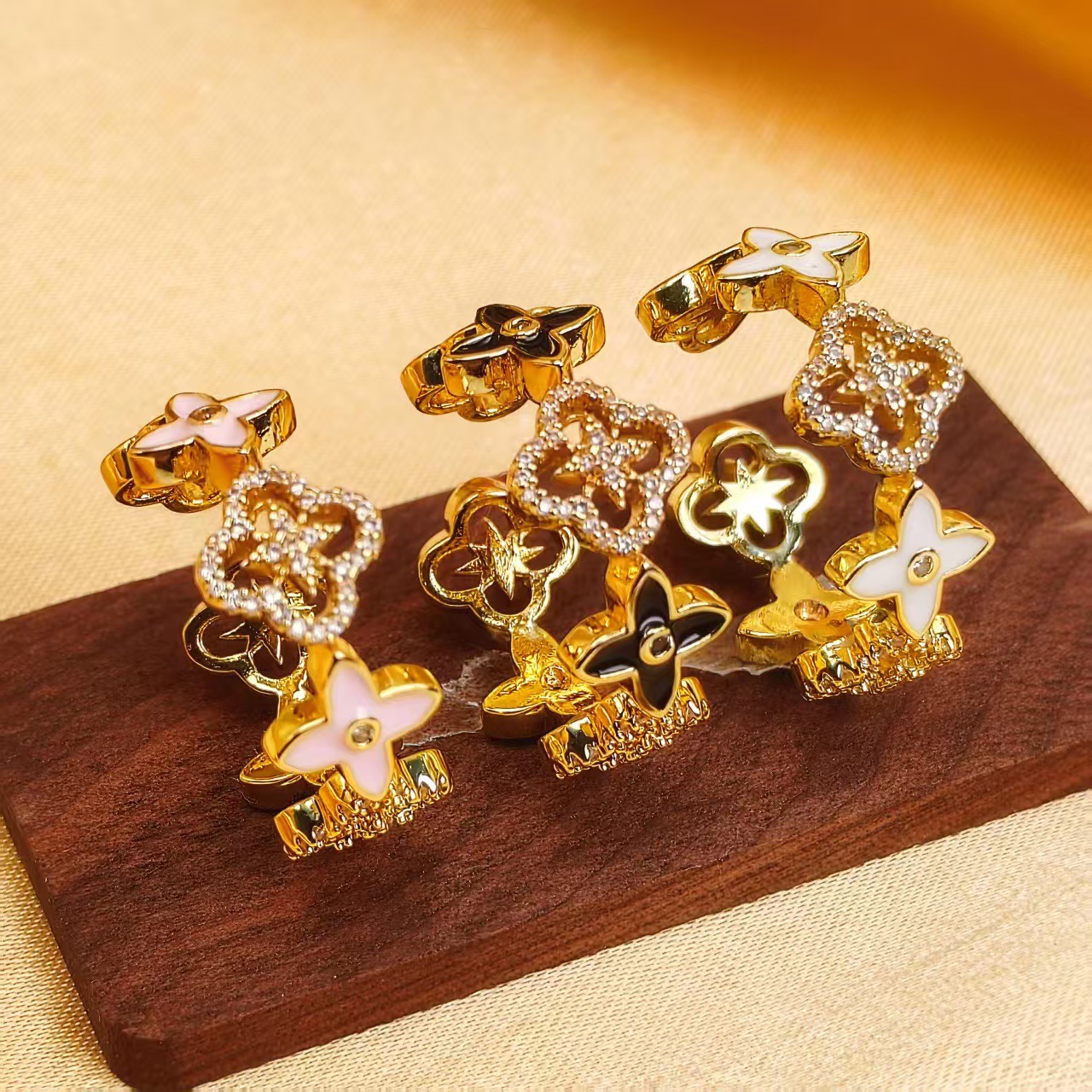 滴油满钻幸运四叶草开口镂空戒指女欧美风ins轻奢气质不掉色指环