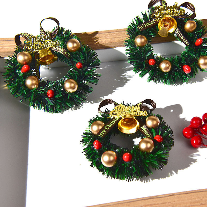 クリスマス冷蔵庫に灯油ランプを貼って、マグネットを貼って、可愛いクリスマスの花輪の雰囲気を貼ります。|undefined