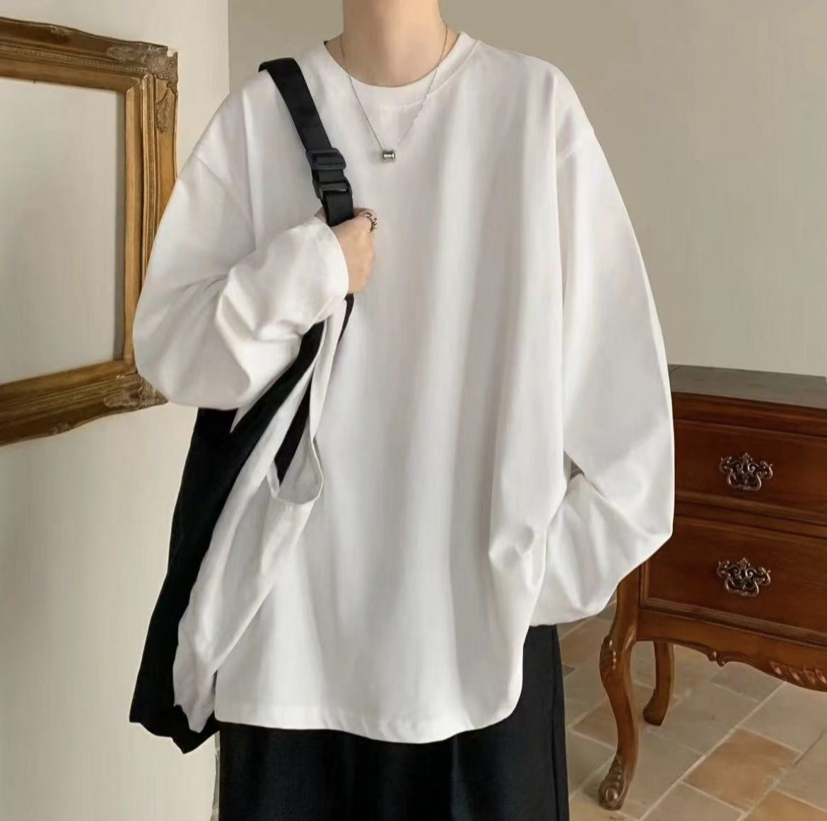 Men's Casual Slim Fit Crew Neck T-Shirt for Spring and Autumn, Suitable for Outerwear, Base Layer, and Students, Solid Color Long Sleeve
