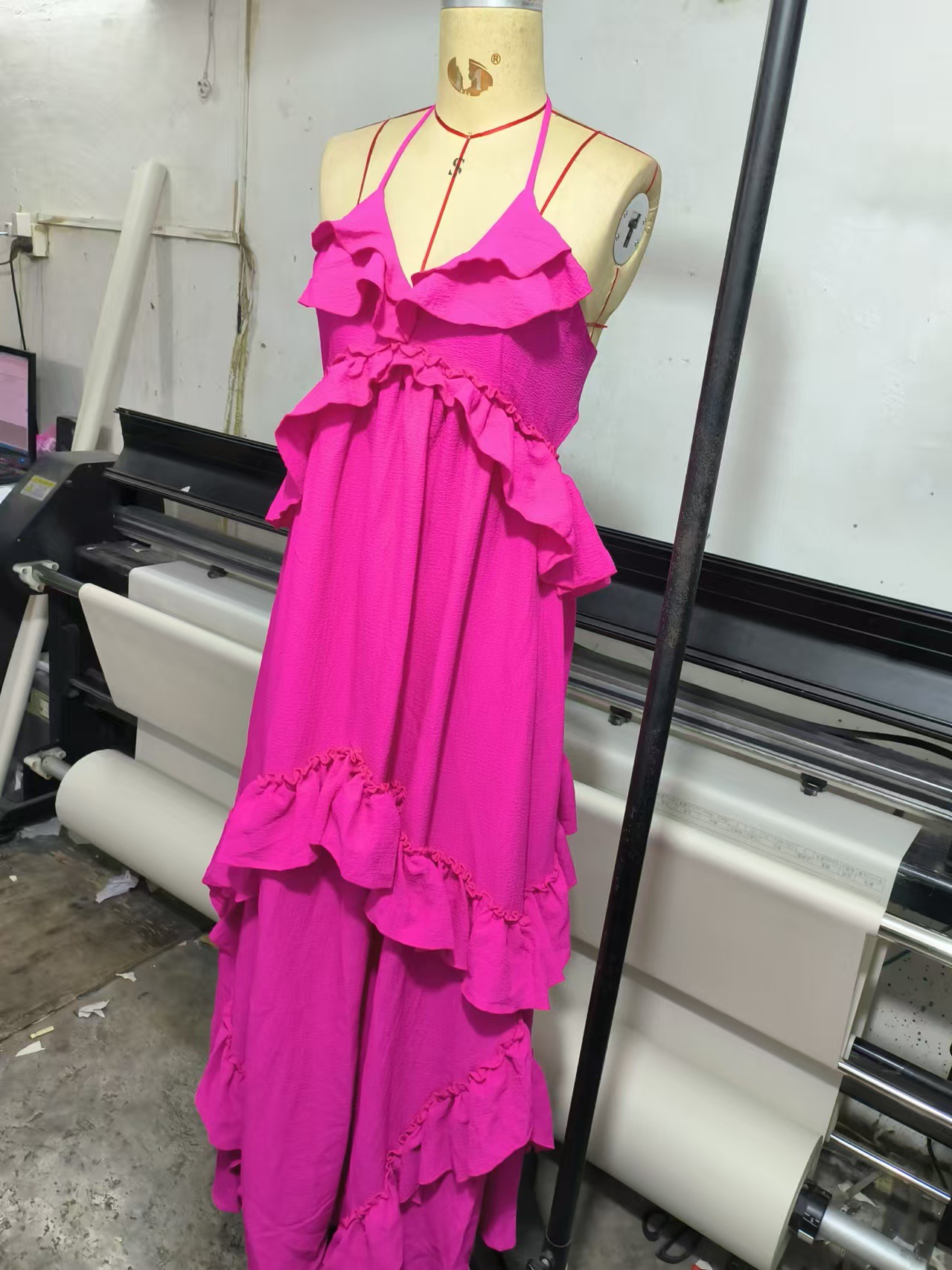 Ropa de mujer europea y americana 2024 verano nuevo estilo color sólido sexy tirantes con cuello en V sin espalda vestido largo mujeres comercio exterior al por mayor image 16