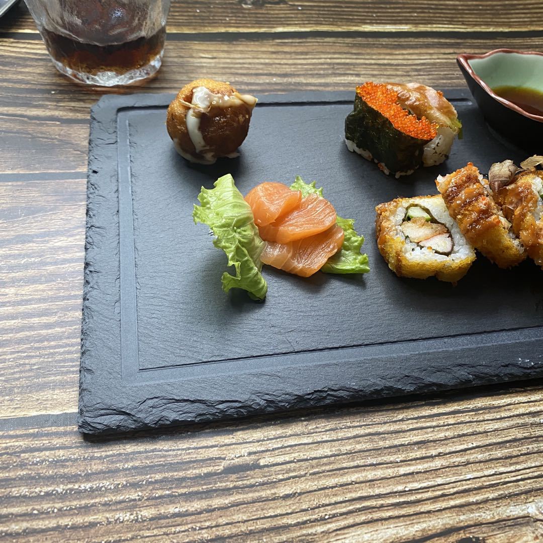 Japonés nuevo estilo ranurado Placa de pizarra placa Occidental cafetería creativa pizarra filete placa aislada roca placemat