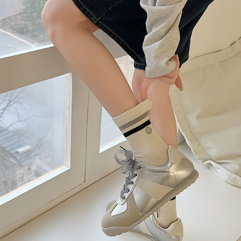 35g Weight Socks Classification Socks Lingerie Type Cotton Fabric Type A Pair Quantity Casual, Outdoor Occasion Contrast Collar Pattern All Seasons Season Women's Gender Sports Style Women's Sports Contrast Collar Cotton Crew Socks A Pair 18