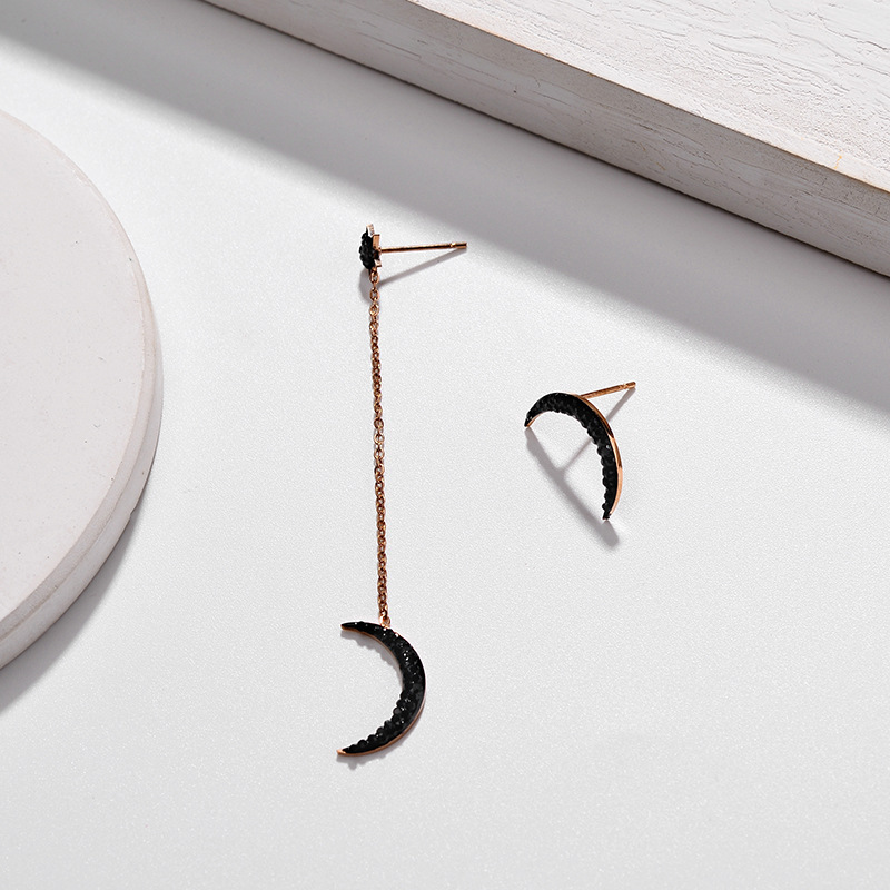 Estrella negra y luna temperamento personalidad simple lindos pendientes no se desvanecen ligero estilo de lujo de acero de titanio pendientes de oro de titanio