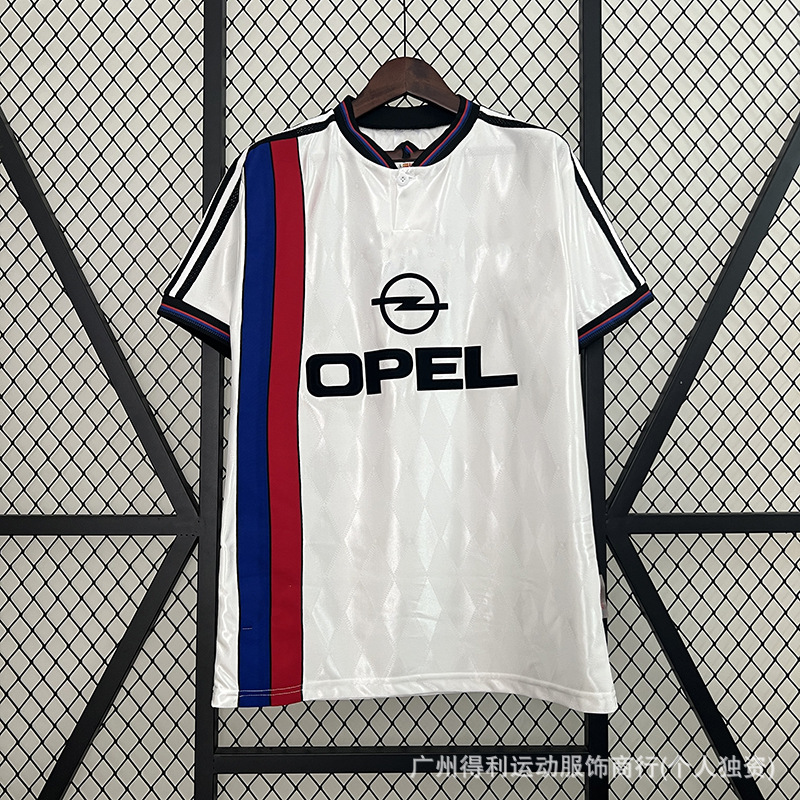 96-98 Bai R fuera de casa / S