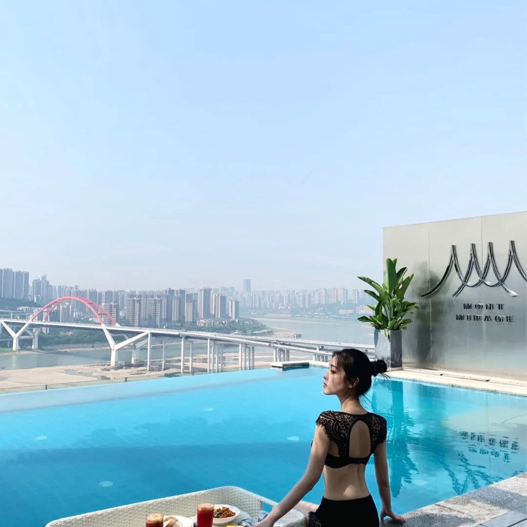 Bali Internet celebridad flotante bandeja redonda ratán cesta en forma de corazón B & B hotel villa piscina plato de cena