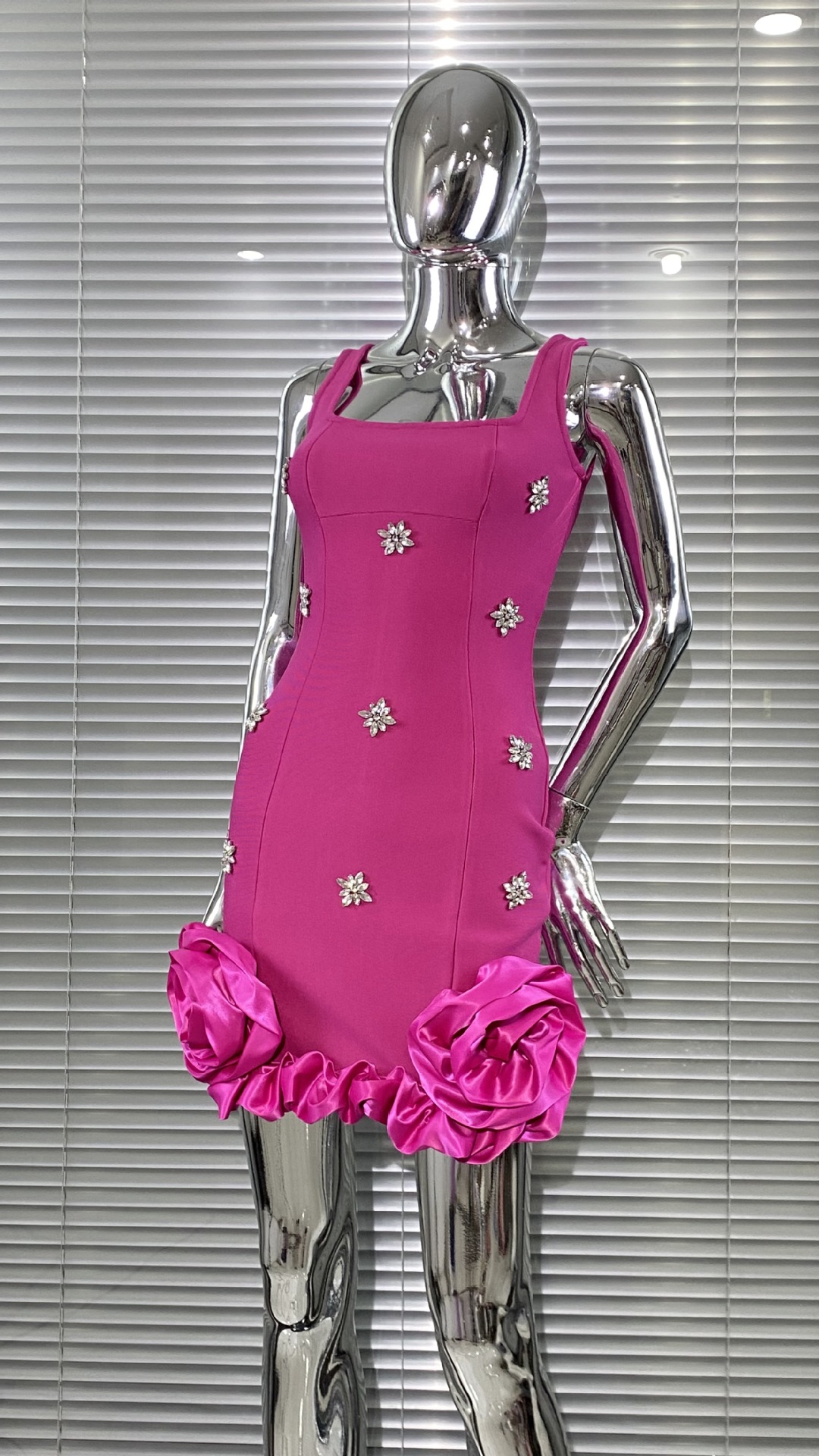Women's Clothing Luxury Sleeveless Bandage Dress Rhinestone Embellished Tulip Shaped Skirt Bodycon Style Party Women's Clothing_ecoleips.com
