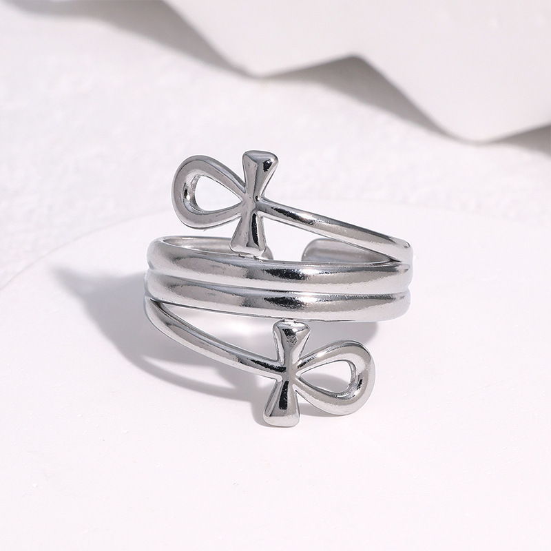 Sparkling Designer Ring For Women, Sleek And Comfortable Jewelry_voghion.com