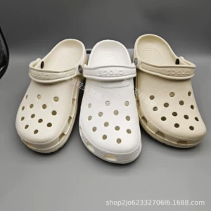 Тапочки в стиле Crocs подходит для мужчин и женщин, нескользящая модная пляжная обувь, подходят для носки на улице, для влюбленных, семейный стиль