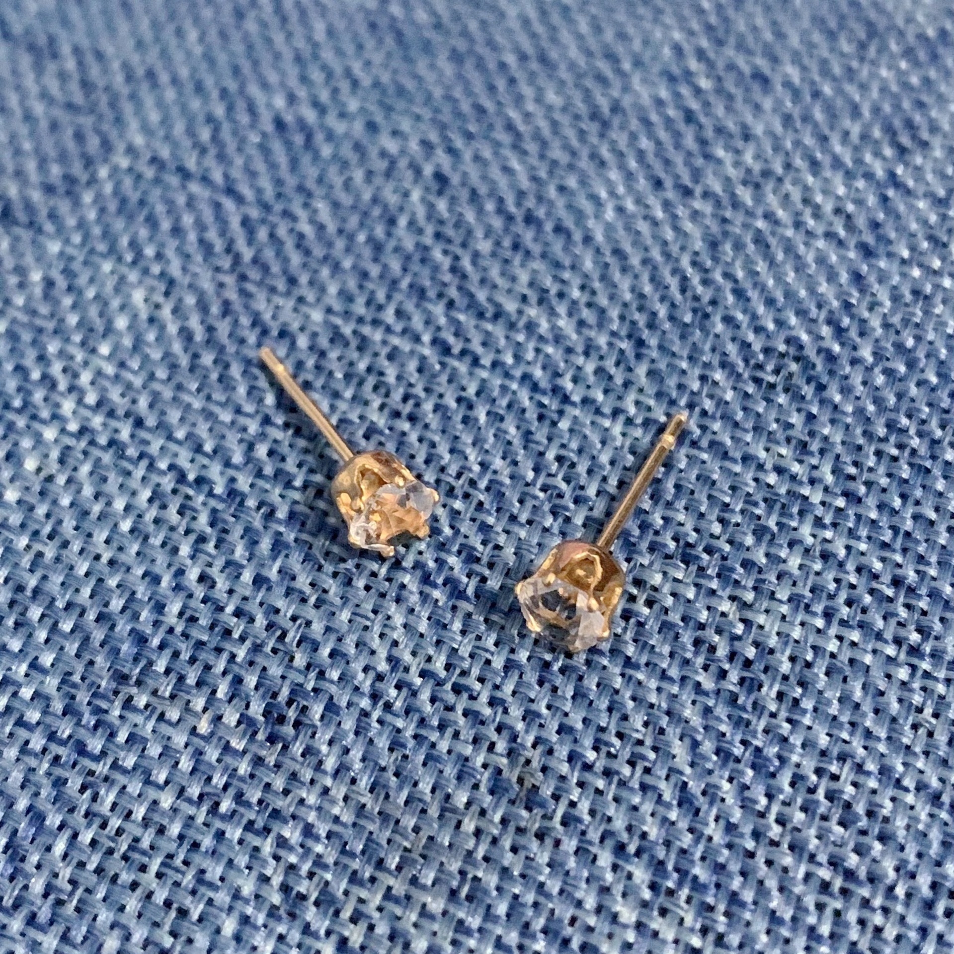 六爪水晶锆石耳钉【金色】