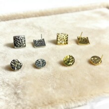 不锈钢焊圆片耳钉方形镀金带孔纹理圆片花纹片耳钉DIY耳饰品配件