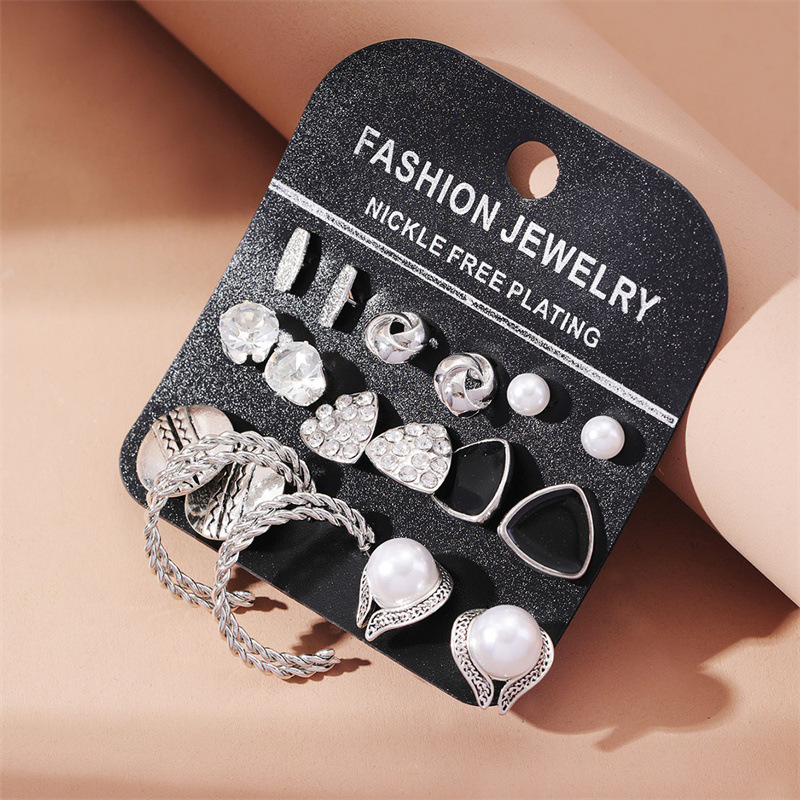 Fashion Geometric Alloy Plating Artificial Pearls Women's Earrings 1 Set display picture 18