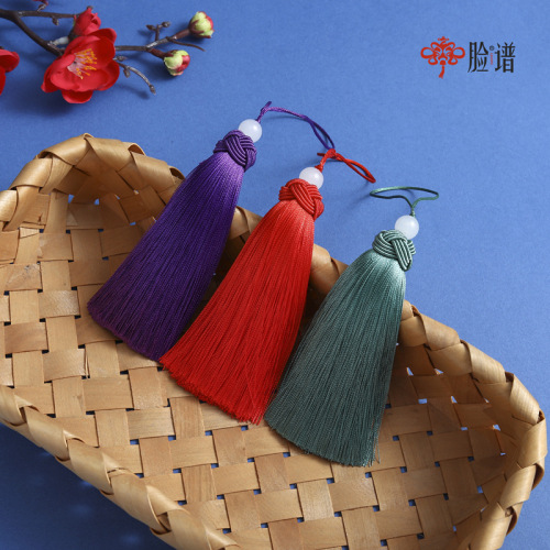 10CM White Beads Pineapple Hat Tassel Tassel Ice Silk Suspender Car Pendant Fan Pendant Clothing Accessories Manufacturer Wholesale