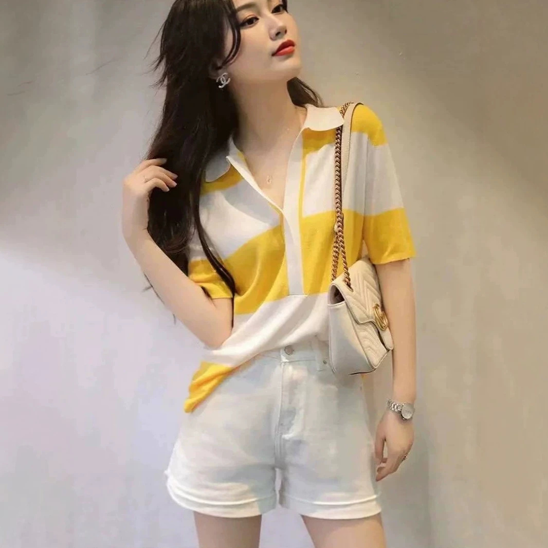 Áo thun nữ tay ngắn cổ ve dệt kim sọc ngang chất liệu băng lụa mát lạnh — đen chi tiết 1